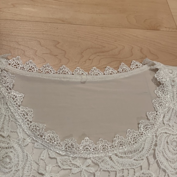 White rose embroidered blouse - Picture 12 of 13